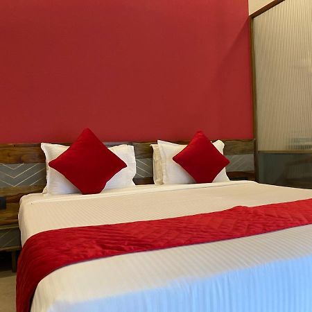 Theory9 Premium Service Apartments Khar Мумбаї Екстер'єр фото