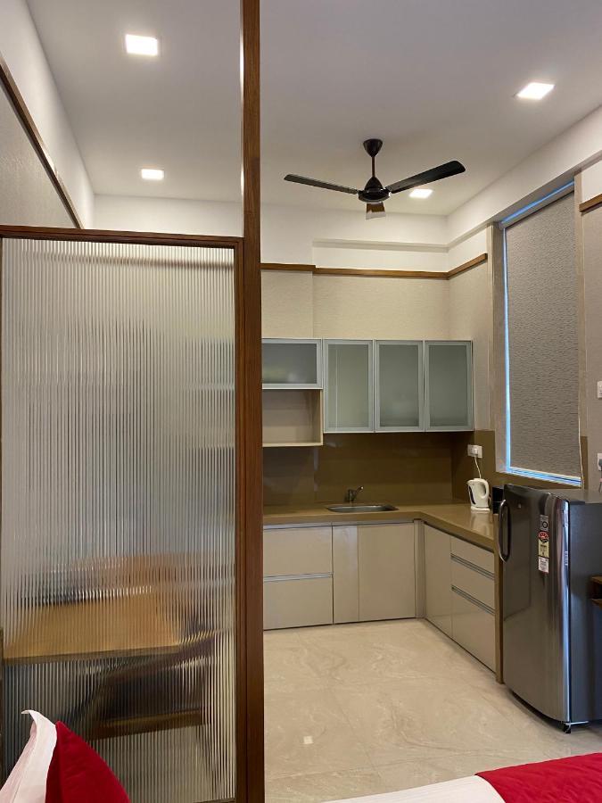 Theory9 Premium Service Apartments Khar Мумбаї Екстер'єр фото