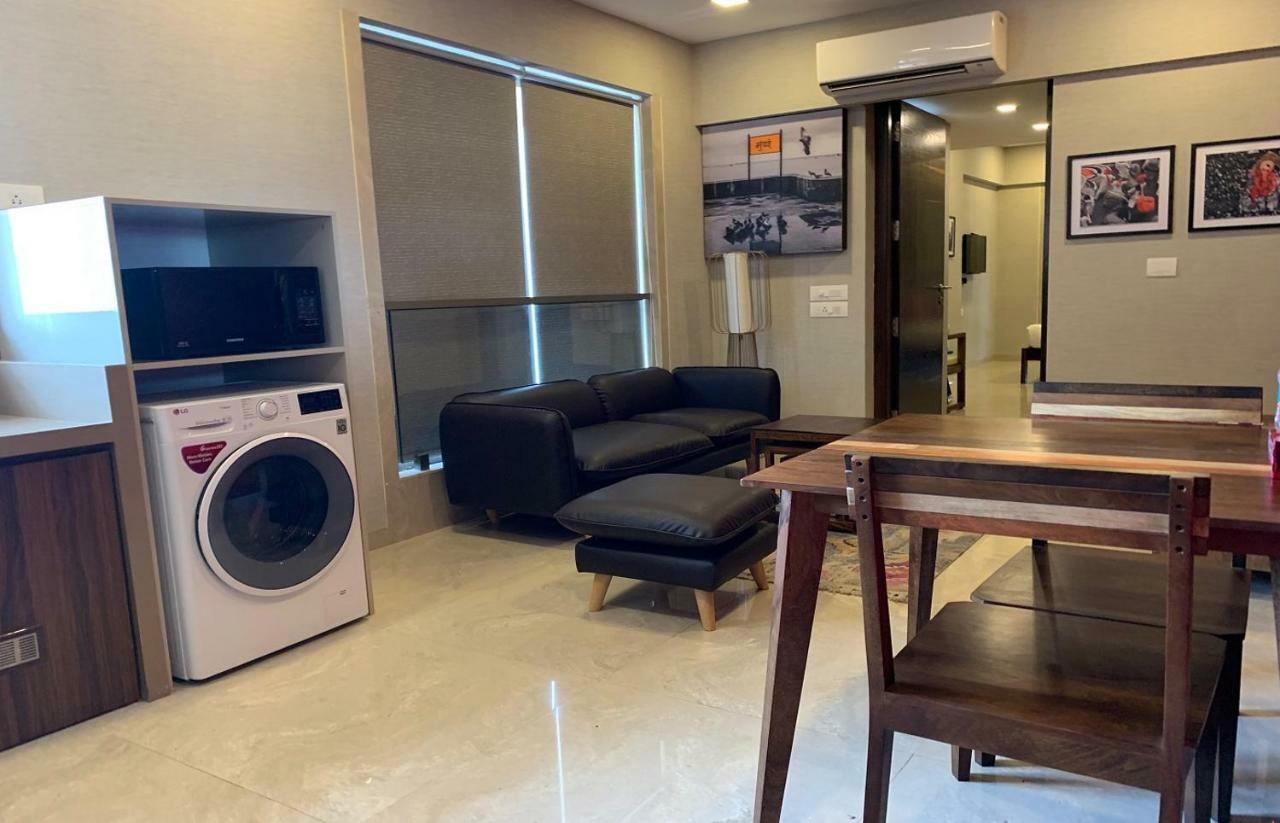 Theory9 Premium Service Apartments Khar Мумбаї Екстер'єр фото