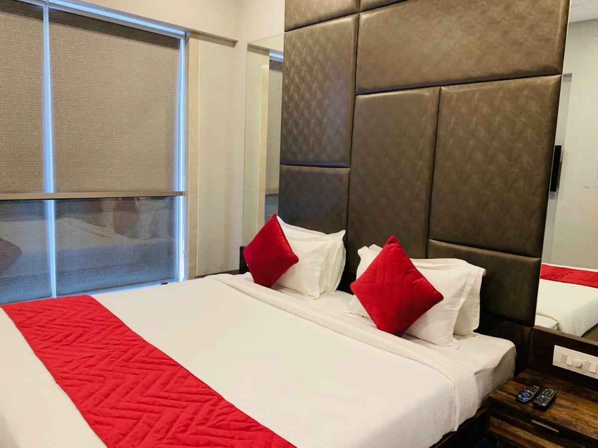 Theory9 Premium Service Apartments Khar Мумбаї Екстер'єр фото