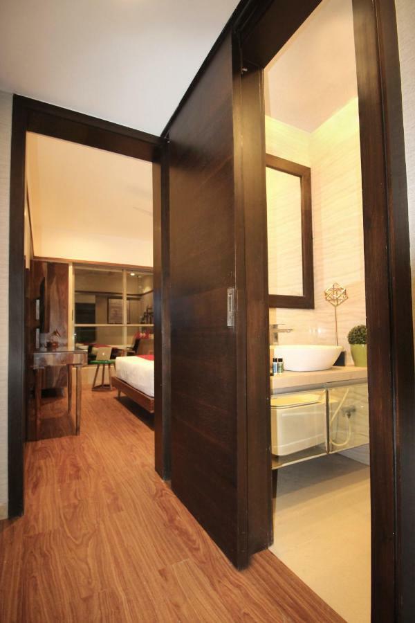 Theory9 Premium Service Apartments Khar Мумбаї Екстер'єр фото